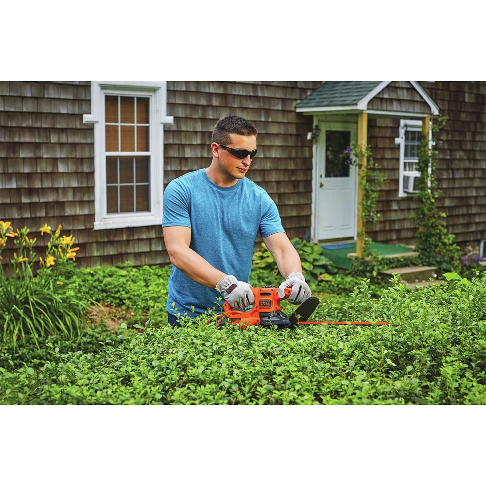 BLACK+DECKER BEHT150 120V 3.2 Amp Brushed 17 in. Corded Hedge Trimmer 4 BLACK+DECKER BEHT150 120V 3.2 Amp Brushed 17 in. Corded Hedge Trimmer - Image 4