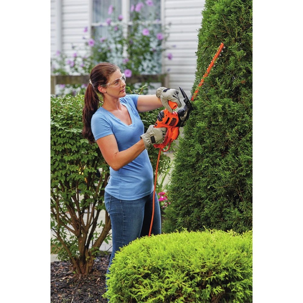 BLACK+DECKER BEHT150 120V 3.2 Amp Brushed 17 in. Corded Hedge Trimmer 5 BLACK+DECKER BEHT150 120V 3.2 Amp Brushed 17 in. Corded Hedge Trimmer - Image 5