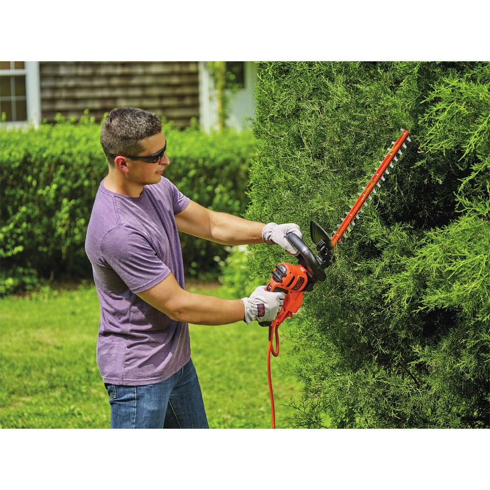 BLACK+DECKER BEHT350 120V 4 Amp Brushed 22 in. Corded Hedge Trimmer 6 BLACK+DECKER BEHT350 120V 4 Amp Brushed 22 in. Corded Hedge Trimmer - Image 6